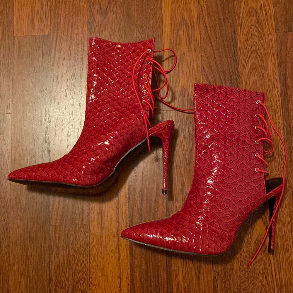 Red Snake skin like boot heel 8.5